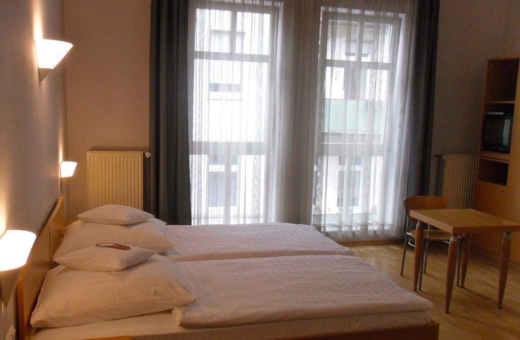 Hotel Zum Scheppen Eck Wiesbaden Quarto foto